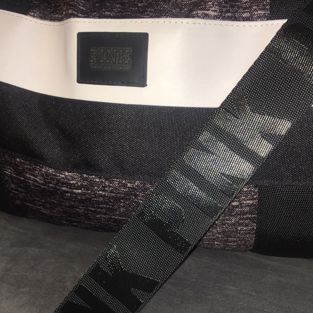 Victoria Secret duffel bag 💚